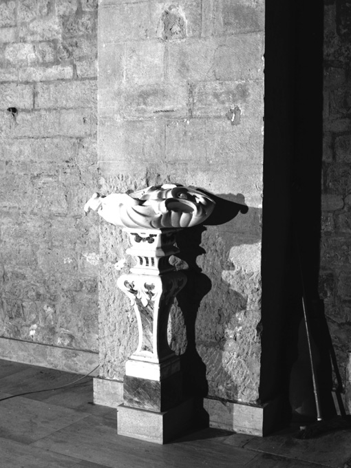 acquasantiera - a fusto, serie - ambito napoletano (sec. XVIII)