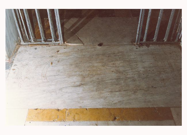 lastra tombale - ambito Italia meridionale (sec. XIX)