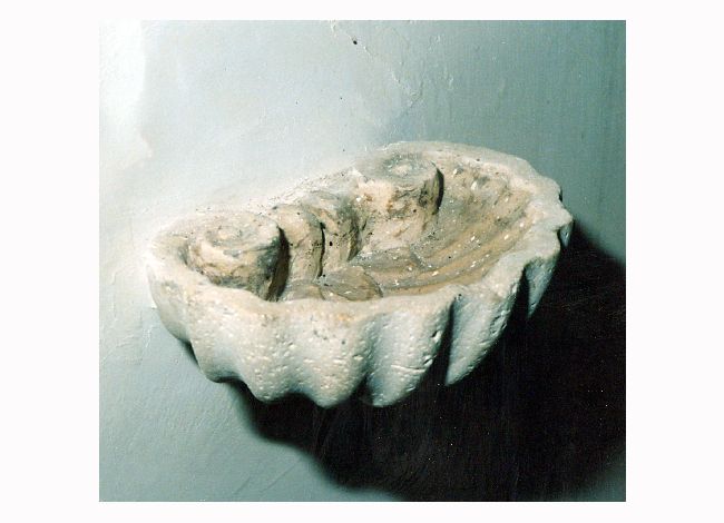 acquasantiera da parete - ambito pugliese (sec. XVIII)