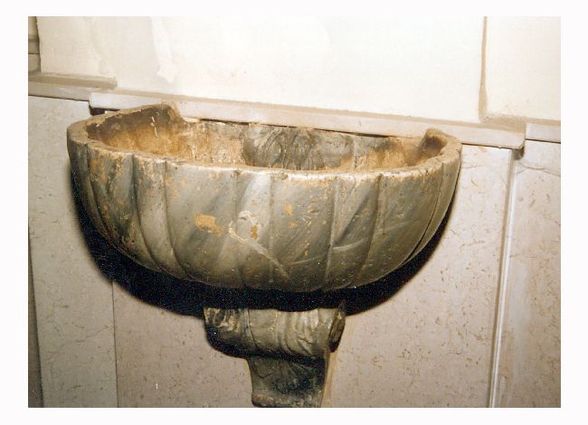 acquasantiera - ambito pugliese (sec. XVIII)