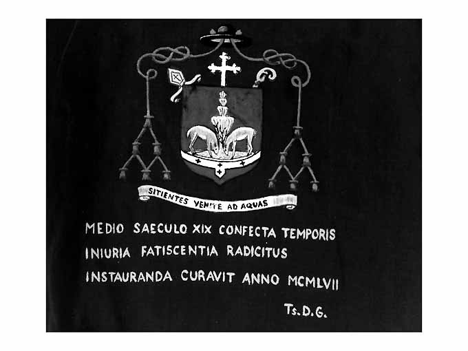 stemma vescovile di Mistrorigo (piviale, elemento d'insieme) - manifattura Italia meridionale (metà sec. XIX)