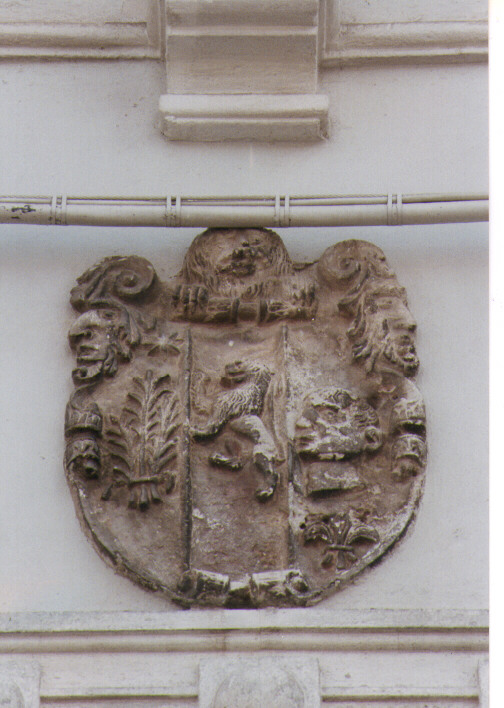 stemma gentilizio (rilievo) - ambito Italia meridionale (sec. XVIII)