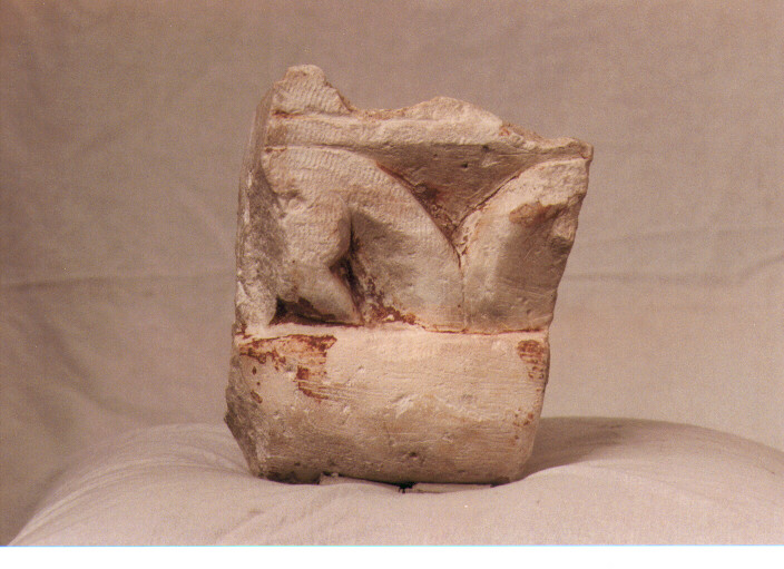 capitello, frammento - ambito Italia meridionale (secc. XVI/ XVII)