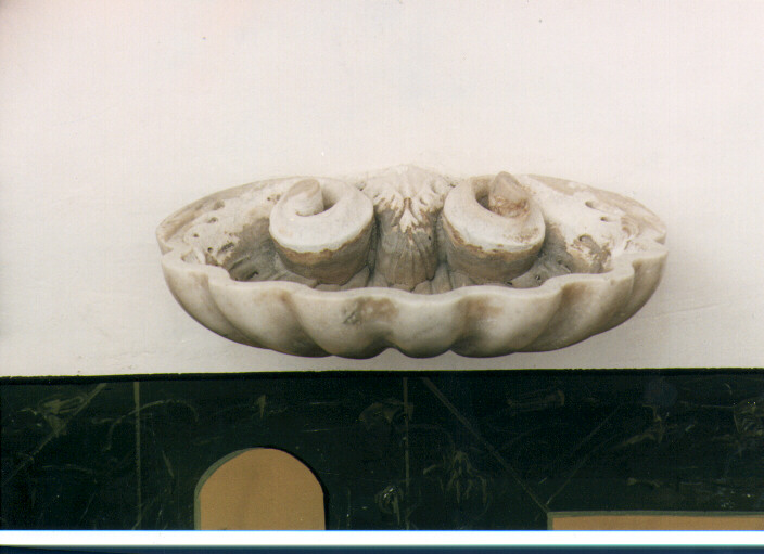 acquasantiera da parete - ambito pugliese (prima metà sec. XIX)