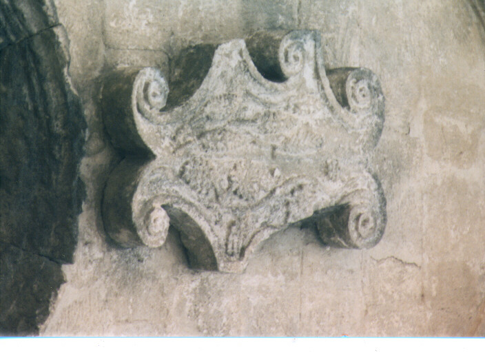 Gravina in Puglia, stemma comunale (scultura) - ambito pugliese (sec. XVI)