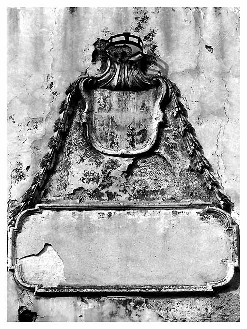 stemma reale sabaudo (rilievo) - manifattura pugliese (seconda metà sec. XIX)