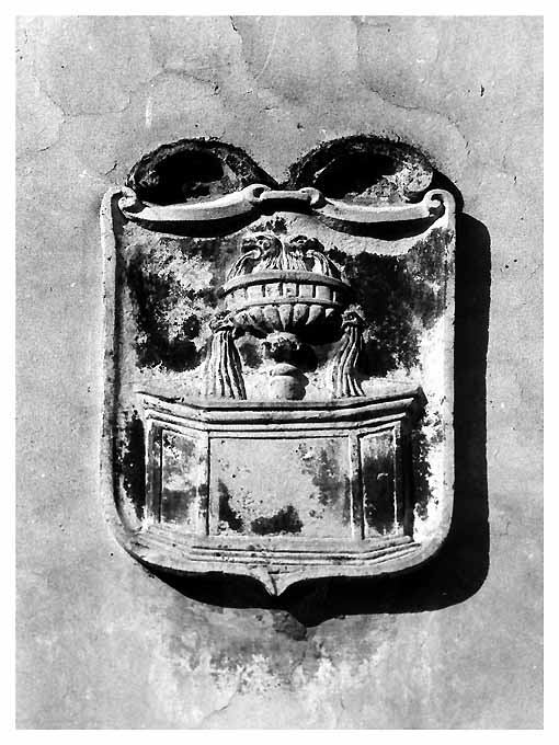 stemma comunale (rilievo) - manifattura pugliese (seconda metà sec. XIX)