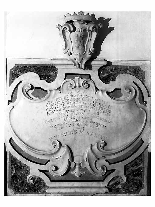 lapide tombale - ambito napoletano (sec. XVIII)