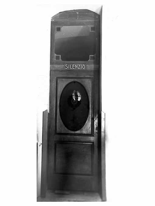 porta - produzione Italia meridionale (prima metà sec. XX)