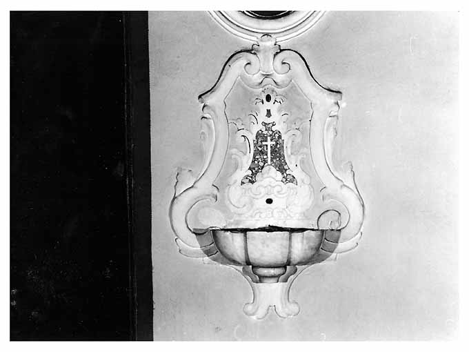 acquasantiera da parete - ambito pugliese (seconda metà sec. XVIII)