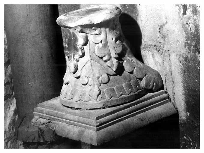 capitello - ambito barese (sec. XIV)