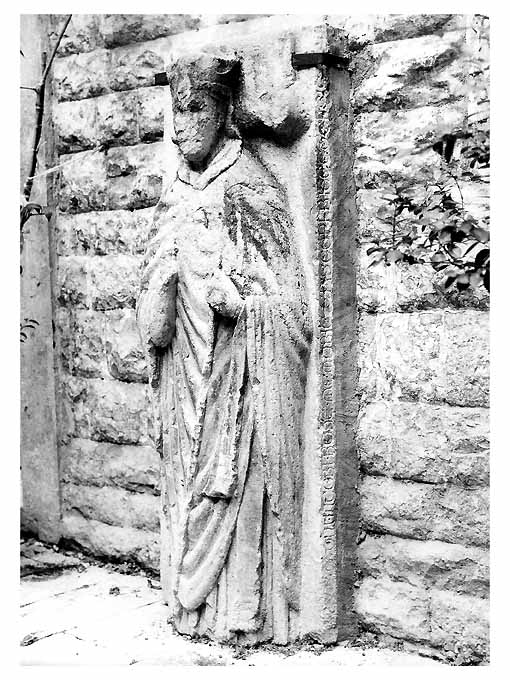 vescovo Antonio Giacobbi (lastra tombale) - ambito barese (sec. XV)
