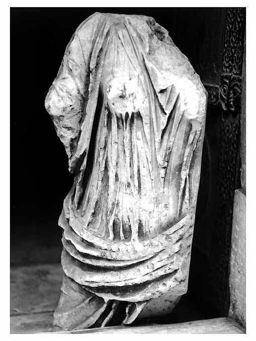 statua, frammento - ambito pugliese (sec. II)