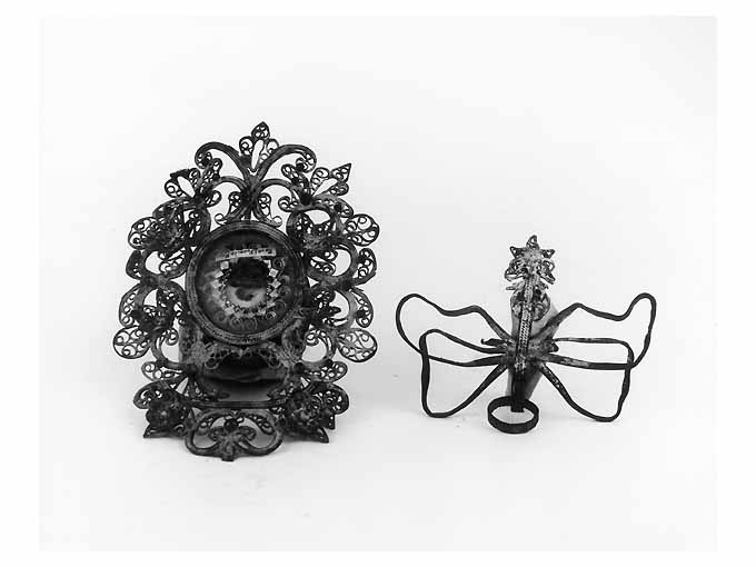 reliquiario a capsula - a medaglione - manifattura pugliese (sec. XIX)