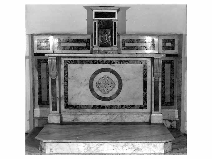 altare - ambito pugliese (primo quarto sec. XX)