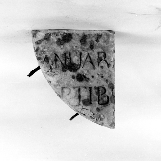 base, frammento - ambito pugliese (sec. XVII)