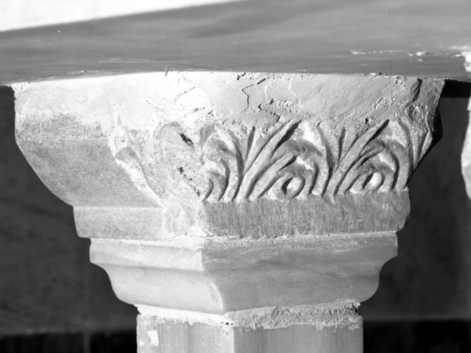 foglia d'acanto spinoso (capitello) - ambito pugliese (sec. XI)