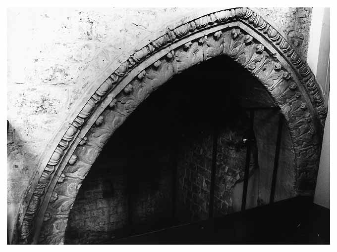 archivolto - ambito pugliese (sec. XIV)