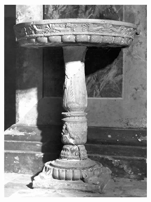 acquasantiera - produzione pugliese (sec. XVI)