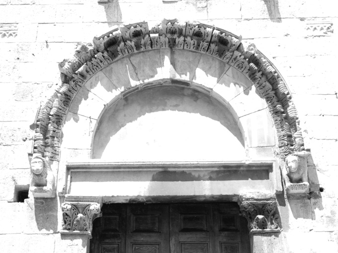 archivolto, elemento d'insieme - produzione pugliese (sec. XIII)