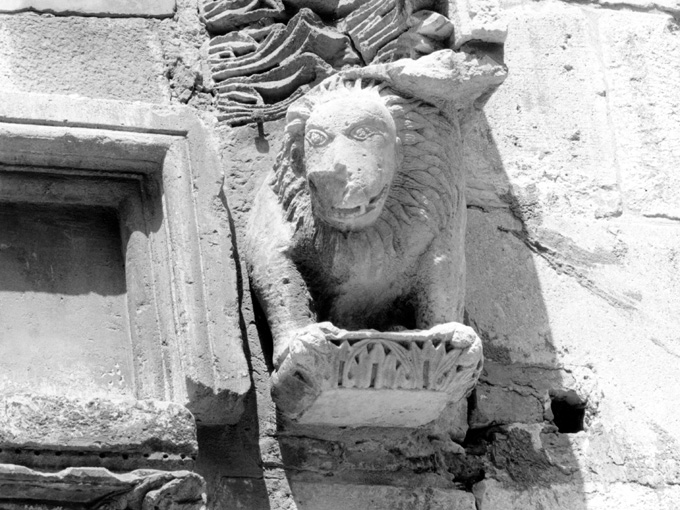 leone (mensola, elemento d'insieme) - produzione pugliese (sec. XIII)