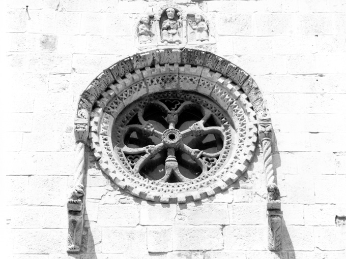 rosone, elemento d'insieme - produzione pugliese (sec. XIII)