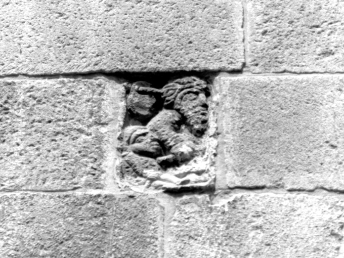 figura maschile (rilievo, opera isolata) - produzione pugliese (sec. XIII)