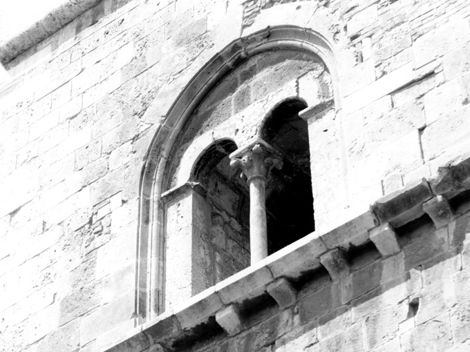 bifora, opera isolata - produzione pugliese (secc. XIII/ XIV)