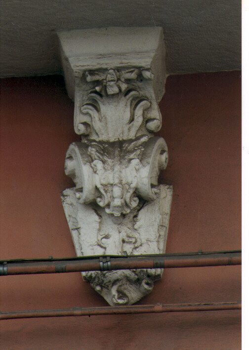 mensola, serie - ambito Italia meridionale (secc. XVIII/ XIX)