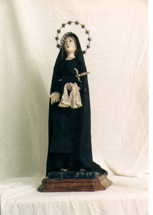 Madonna Addolorata (statua) di Guarnieri Donato (sec. XX)
