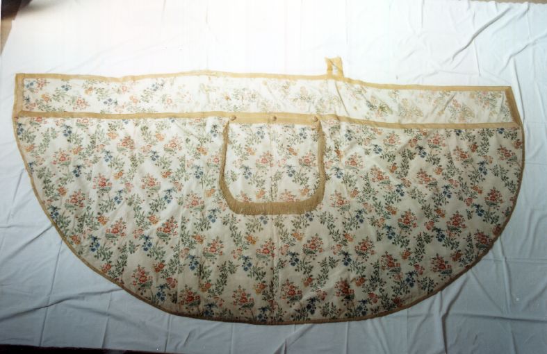 piviale - manifattura Italia meridionale (prima metà sec. XIX)