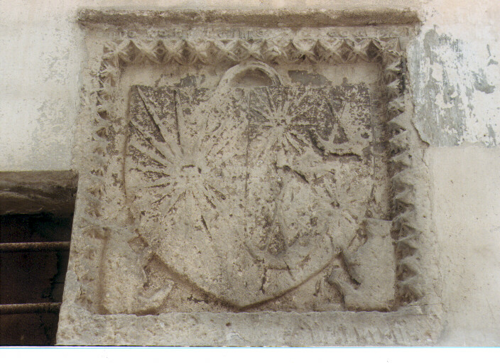 stemma gentilizio della famiglia del Balzo Orsini (rilievo) - ambito Italia meridionale (sec. XV)