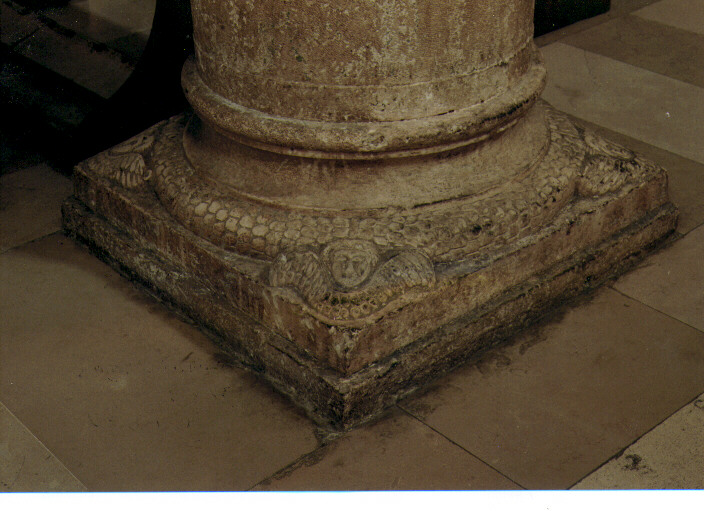 base di colonna, serie - ambito Italia meridionale (seconda metà sec. XVI)