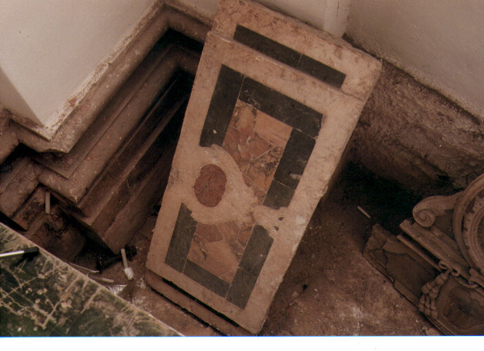 cornice, frammento - ambito Italia meridionale (secc. XVIII/ XIX)