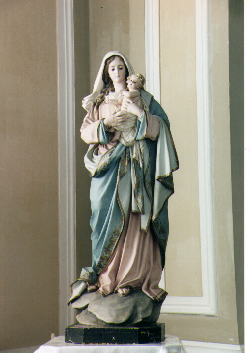 Madonna con Bambino (statua) di Manzo Giuseppe (sec. XX)