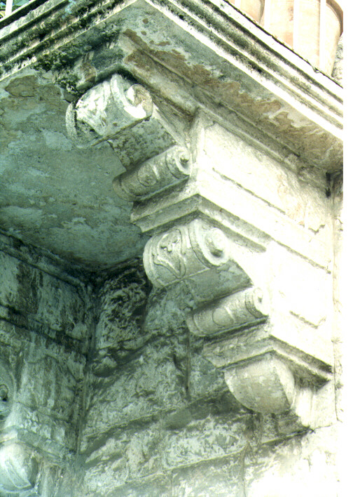 mensola architettonica - a voluta, serie - ambito Italia meridionale (seconda metà sec. XVIII)