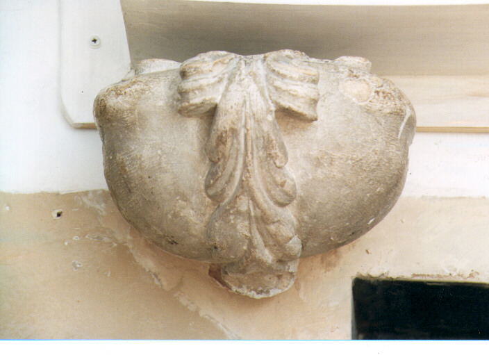 acquasantiera - a conchiglia - ambito Italia meridionale (prima metà sec. XIX)