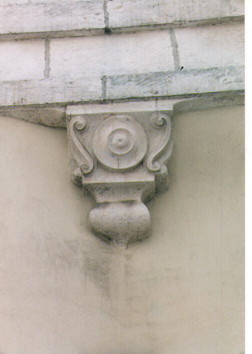 mensola architettonica, serie - ambito Italia meridionale (fine/inizio secc. XVIII/ XIX)