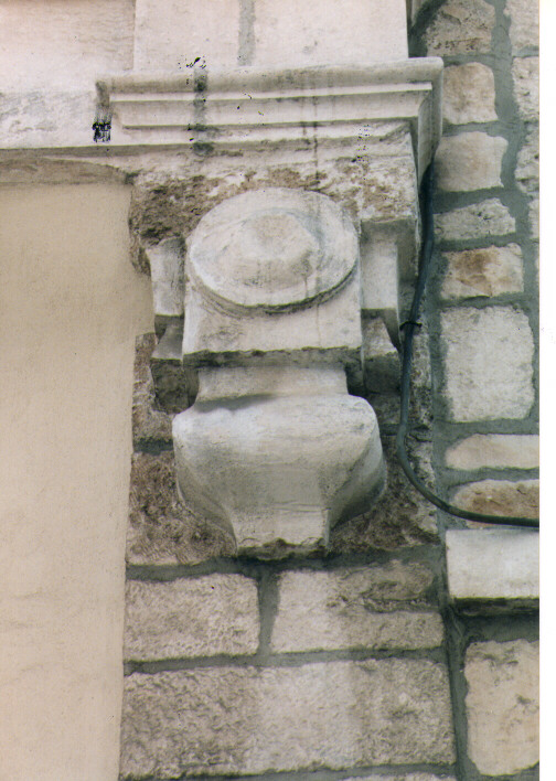 mensola architettonica, serie - ambito Italia meridionale (fine/inizio secc. XVIII/ XIX)