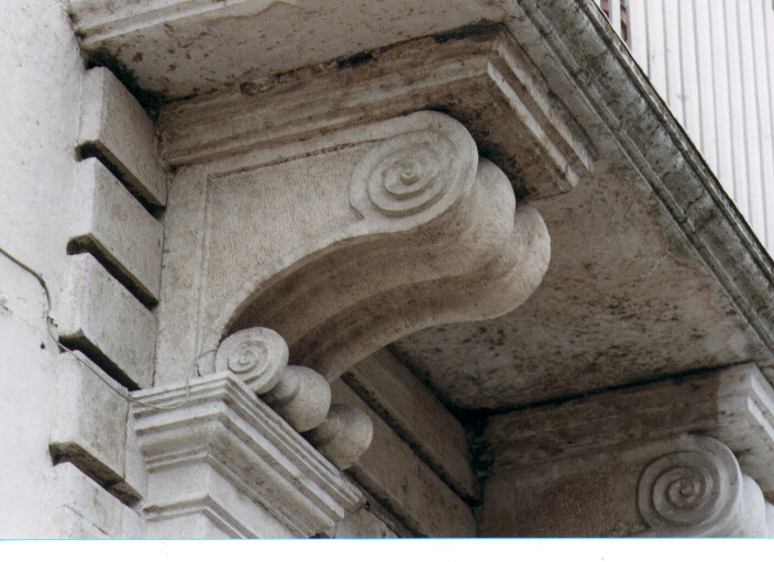 mensola architettonica, serie - ambito Italia meridionale (fine sec. XVIII)