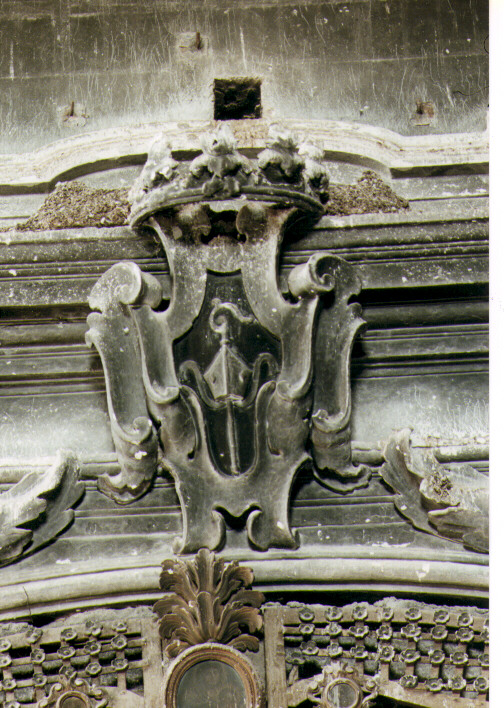 stemma vescovile (scultura) - ambito Italia meridionale (metà sec. XVIII)