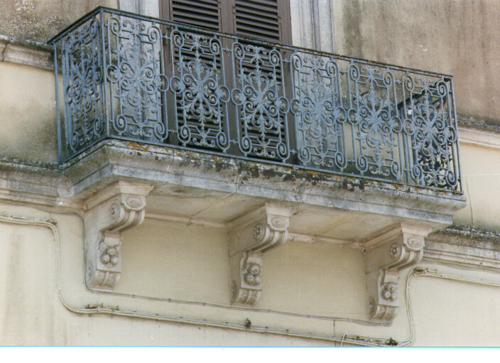 balcone - ambito salentino (primo quarto sec. XX)