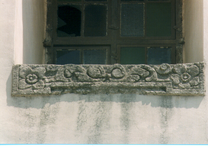 mostra di finestra, frammento di Cassano Ercole (secc. XVI/ XVII)