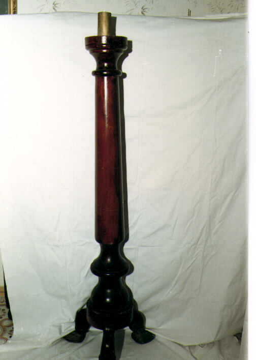 candelabro - ambito salentino (primo quarto sec. XX)