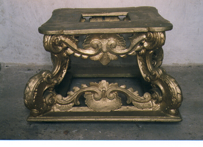 piedistallo di statua - ambito pugliese (prima metà sec. XIX)