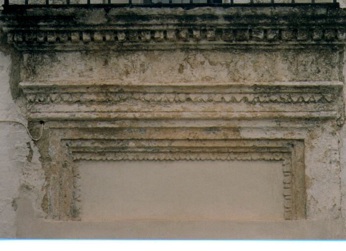 mostra di porta, frammento - ambito salentino (sec. XVI)