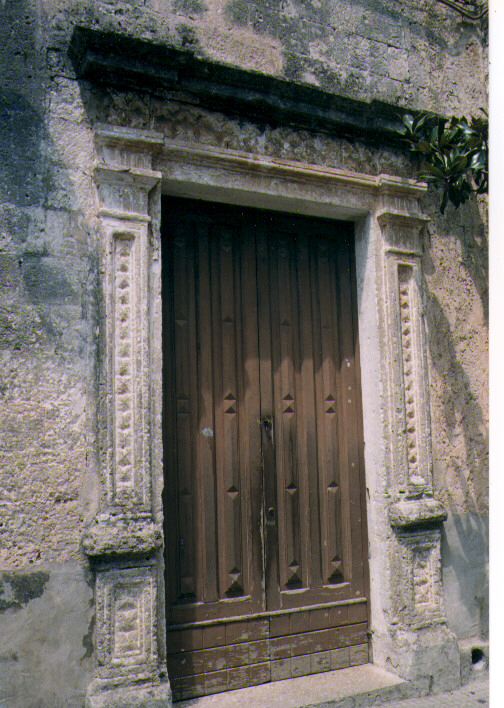 portale - ambito salentino (ultimo quarto sec. XVI)