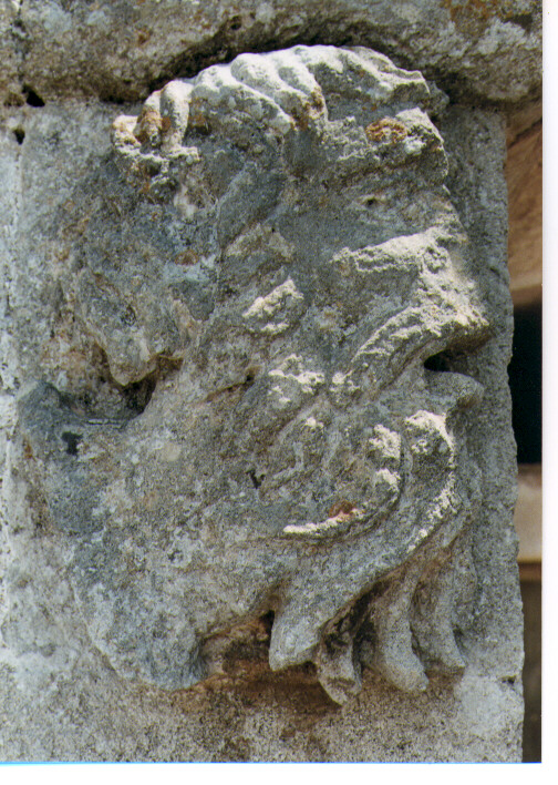 testa d'uomo di profilo (rilievo) - ambito salentino (sec. XVII)