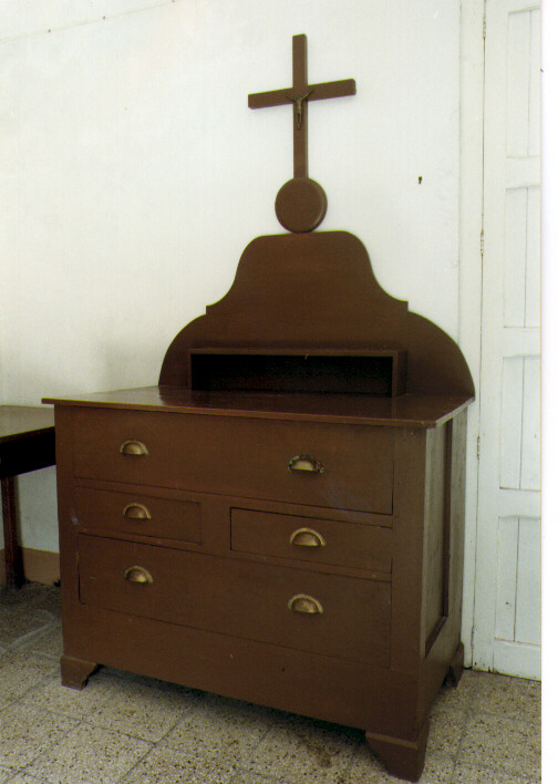 mobile da sacrestia - ambito salentino (inizio sec. XX)