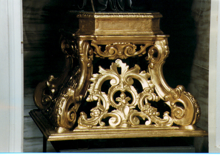 piedistallo di statua - ambito salentino (prima metà sec. XIX)